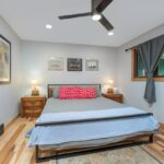 vacation home queen size bed single bedroom
